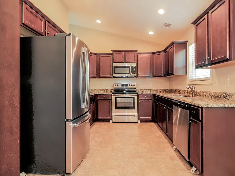 100 Comet Ct — Photo 6
