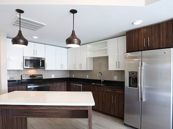 5th image of 2432 Albany Ave #416676168
