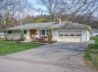 9 Mary Lou Ln, Andover, MA 01810