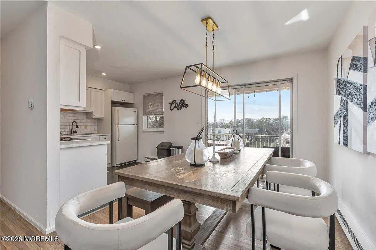 2 bed, 12506 sqft, $3,100 — Photo 2