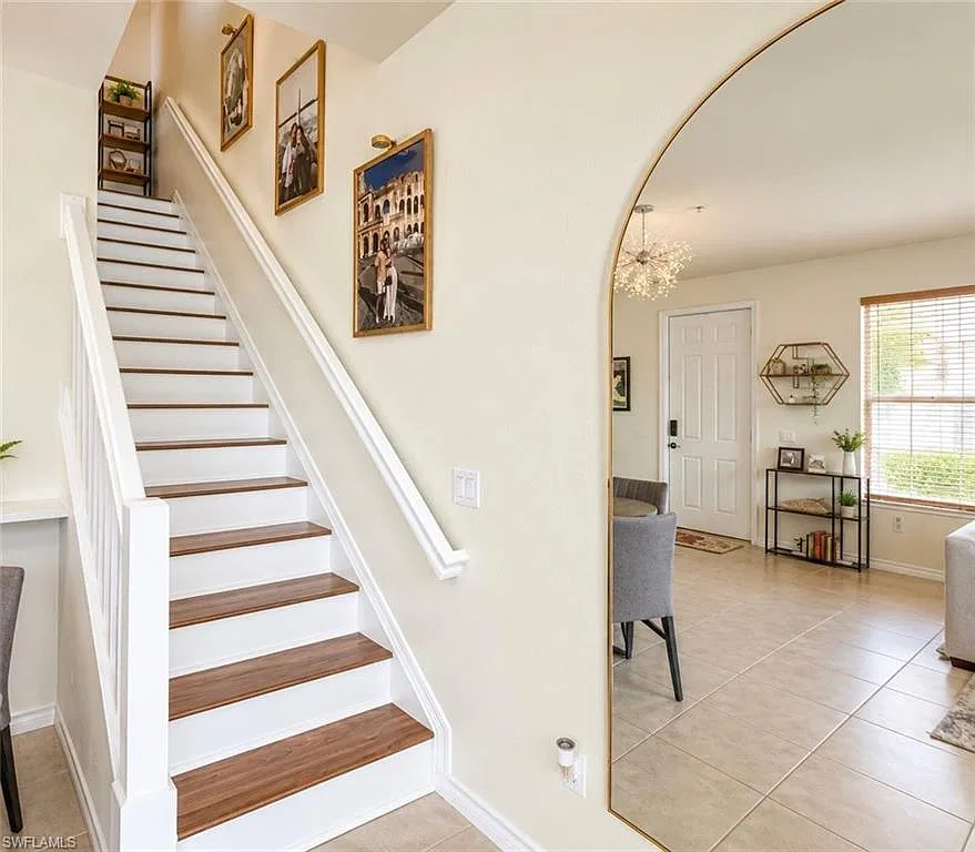3 bed, 2.5 bath, 1715 sqft, $3,000 — Photo 2