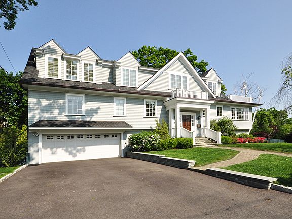 3rd image of 82 Shore Dr