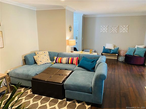 5th image of 31 Riverview Dr #31