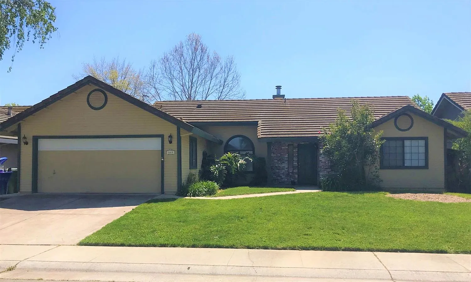 660 Germaine Dr photo 1
