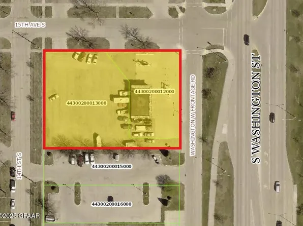 1506 S Washington St, Grand Forks, ND 58201
