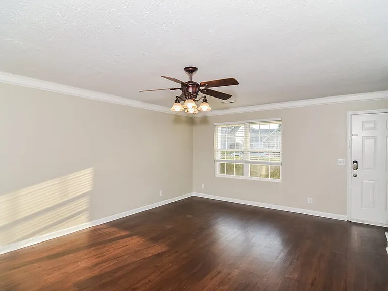 1449 Westview Dr — Photo 4