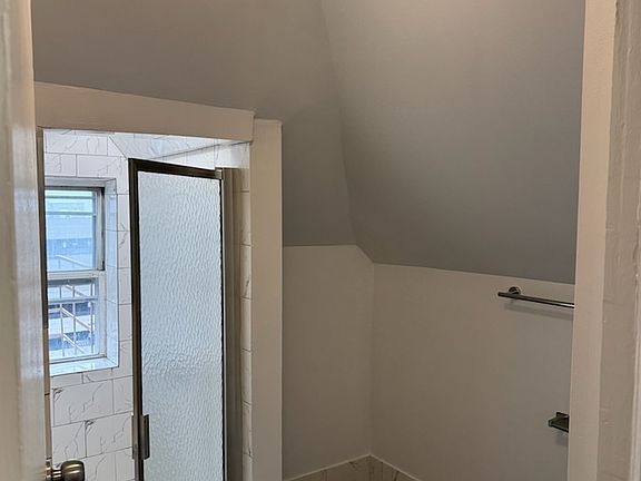 5th image of 105 Buena Vista Ave #3