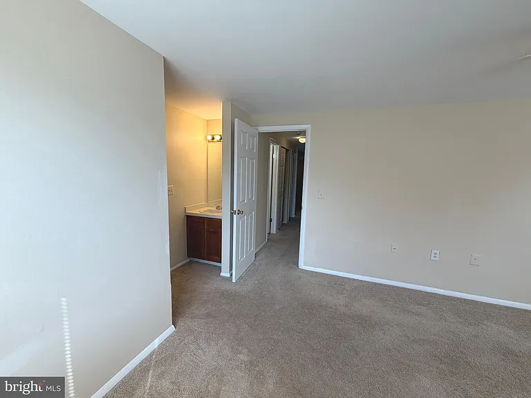 18131 Chalet Dr #24-103 — Photo 27