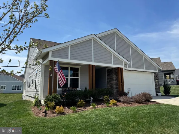 136 Mallard Dr, Lake Frederick, VA 22630