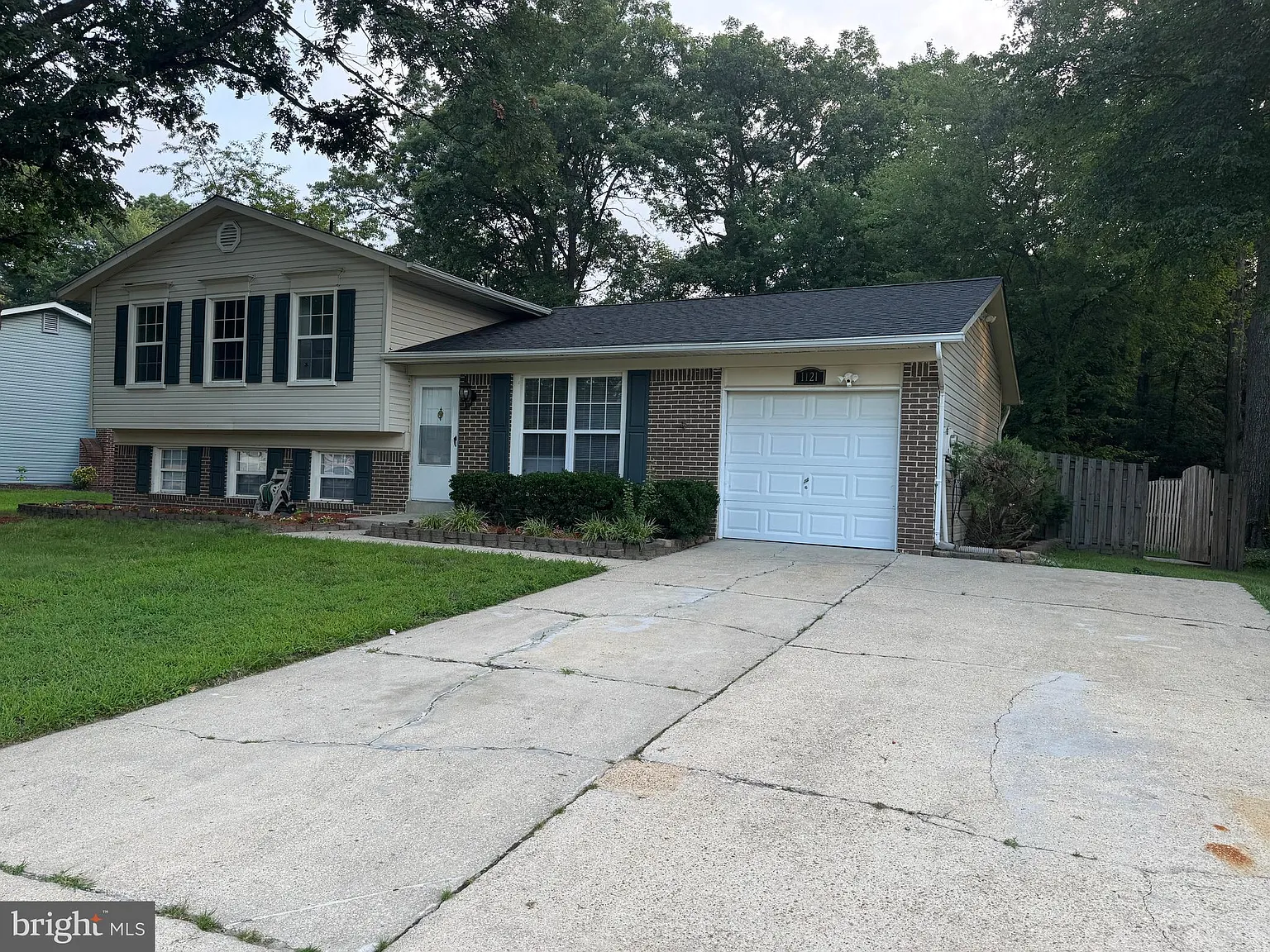 1121 Bannister Cir photo 1