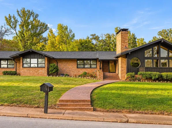1100 Slaydon St, Henderson, TX 75654