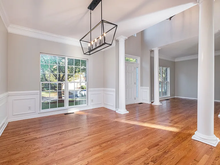 15820 Lavenham Rd — Photo 5
