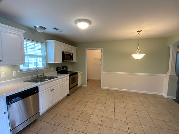 4th image of 904 Cedar Creek Dr