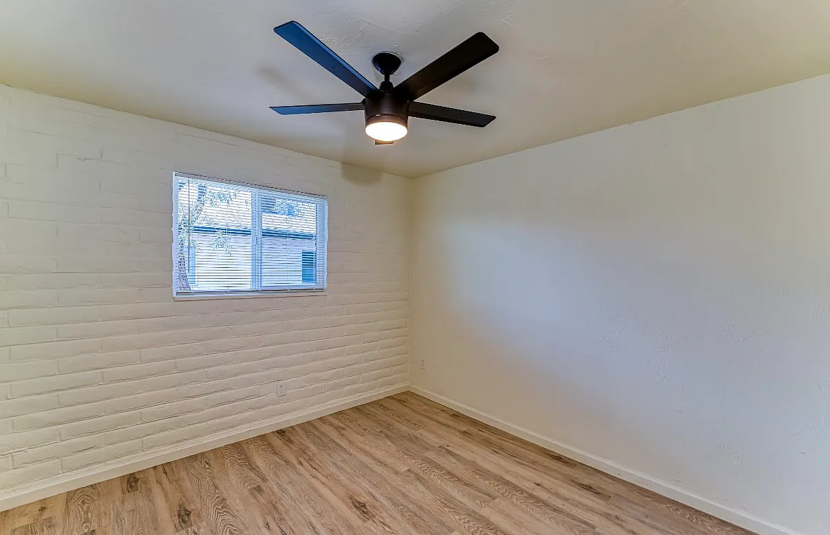 2 bed, 800 sqft, $900 — Photo 2
