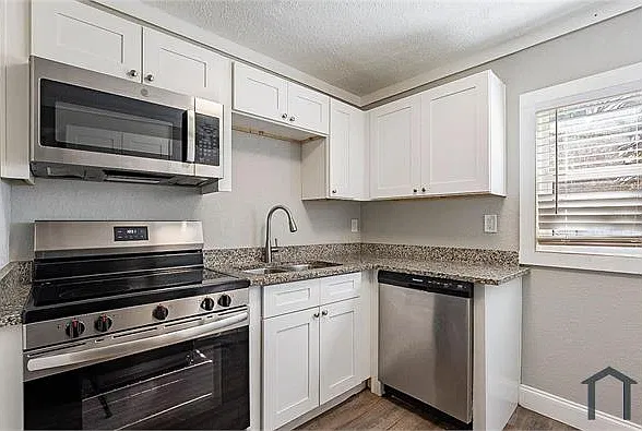 4 bed, 1041 sqft, $2,695 — Photo 4