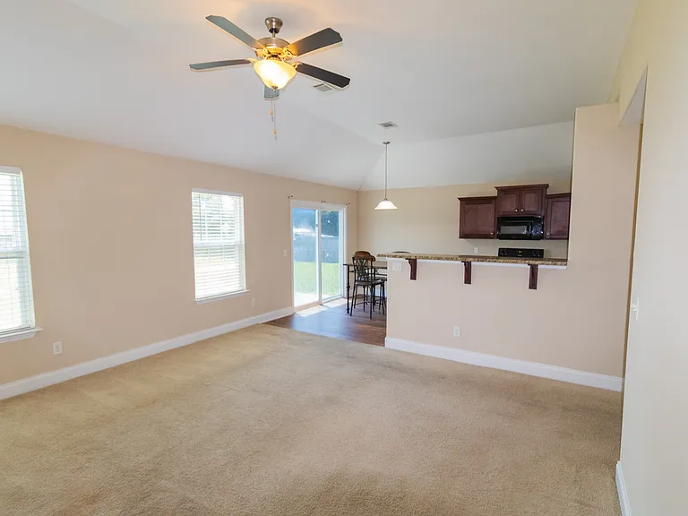 612 Hampstead Ave — Photo 5