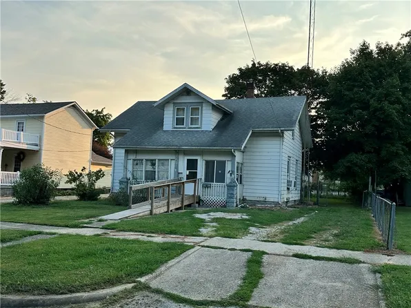 707 Kitchell Ave, Pana, IL 62557