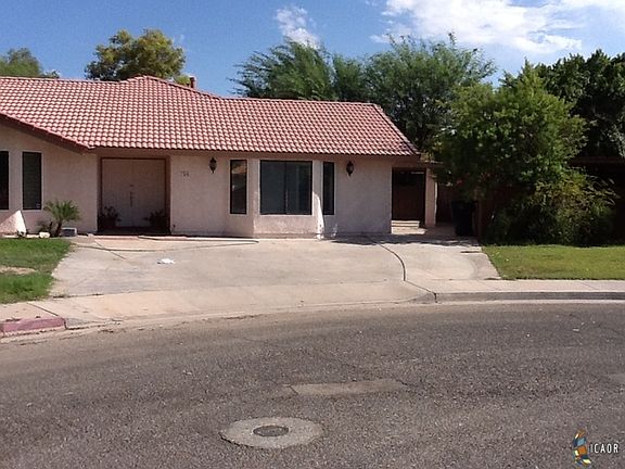 3rd image of 704 Harlan Ct