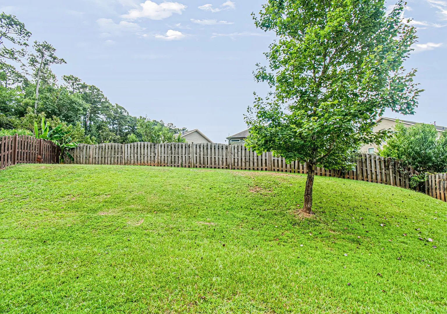 906 Silver Lake Drive — Photo 4