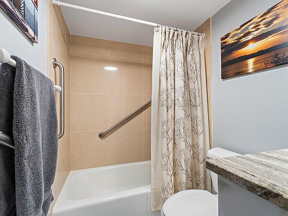 5th image of 1000 N. N Us Highway 1 #Ja102