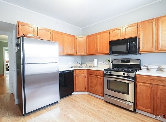 4th image of 1119 N Lombard Ave