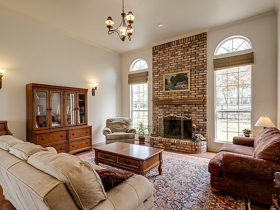 5th image of 1002 County Road 557