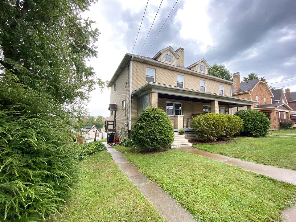 Lovely home on dead-end street. Very green. Quiet. Just minutes to Pittsburgh.