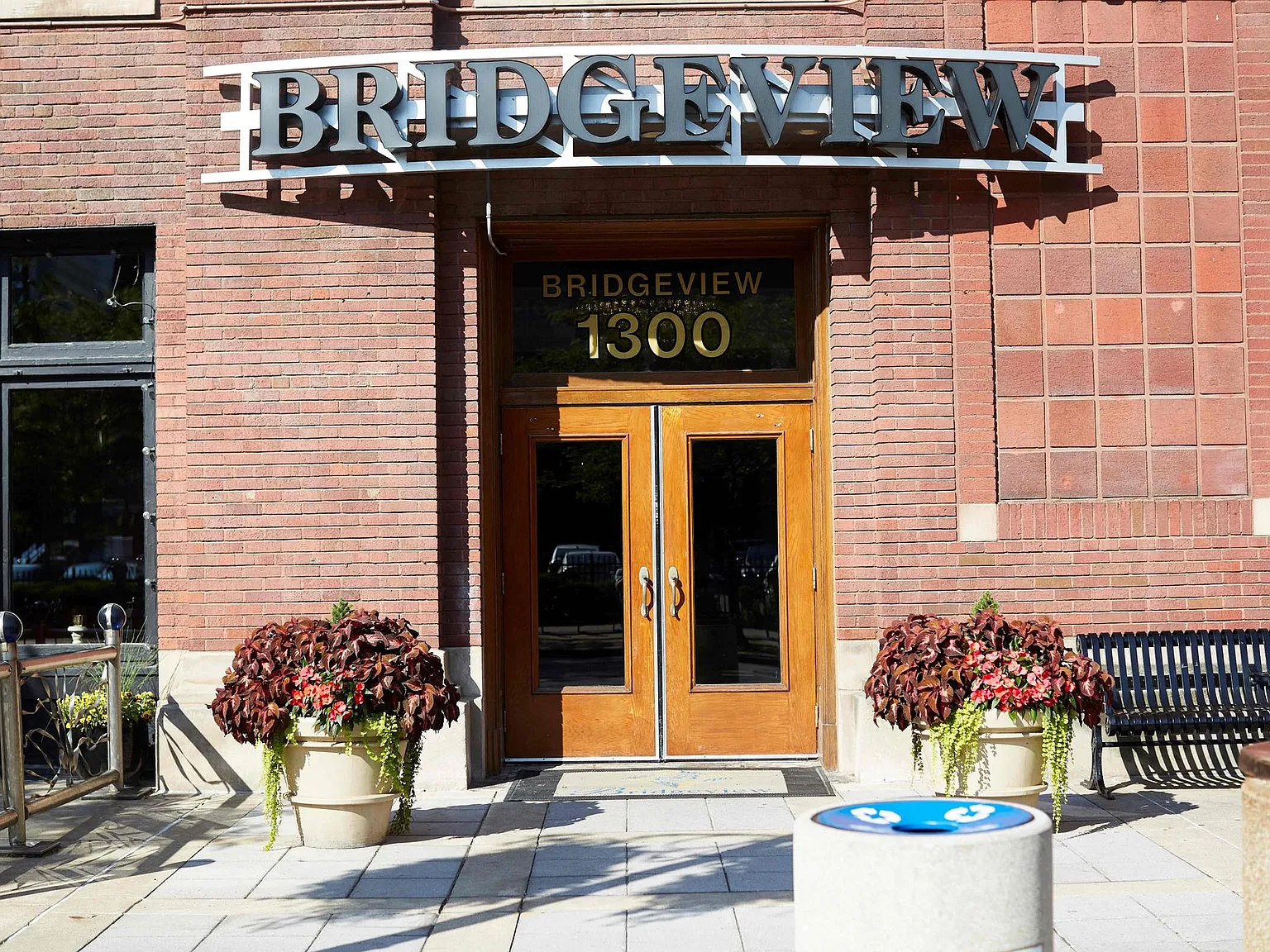 Bridgeview Apartments — Photo 3