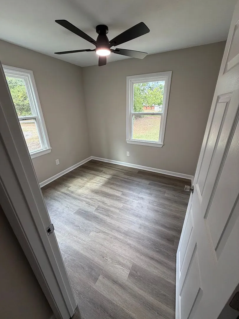 Charming Remodeled Cottage in Thomson, Georgia — Photo 4