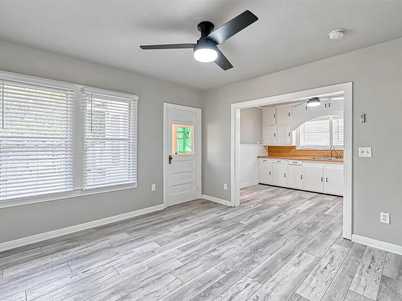 2 bed, 1.0 bath, 974 sqft, $1,500 — Photo 3