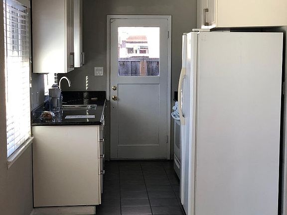 3rd image of 2571 Alma St