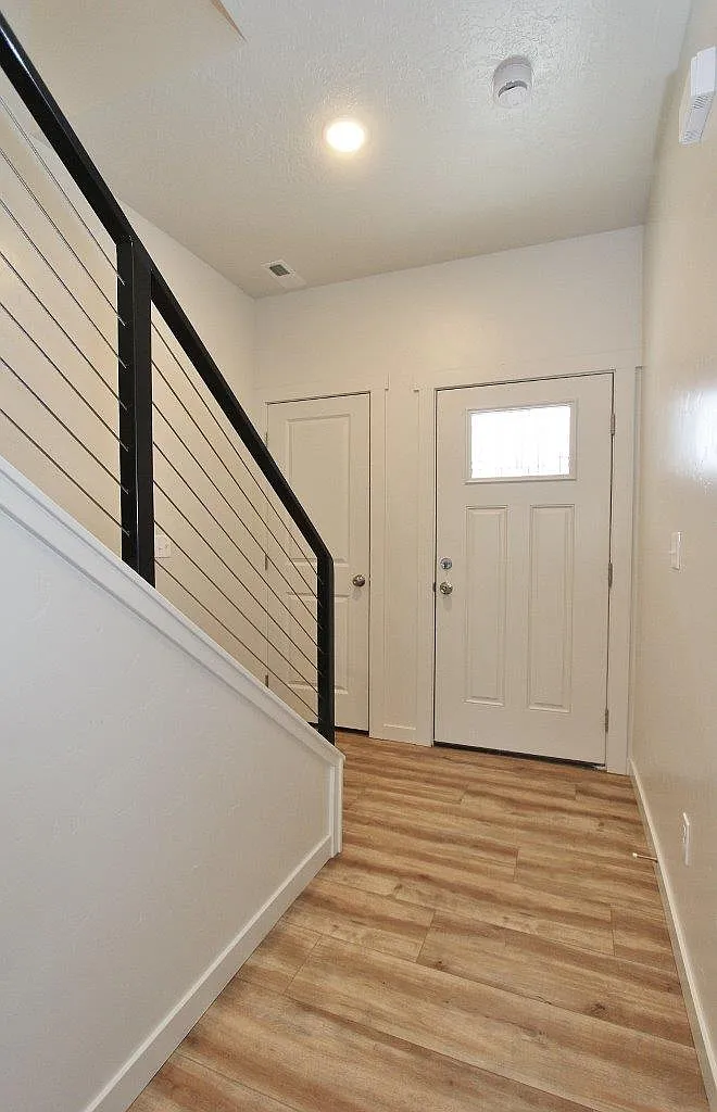 2 bed, 949 sqft, $1,475 — Photo 2