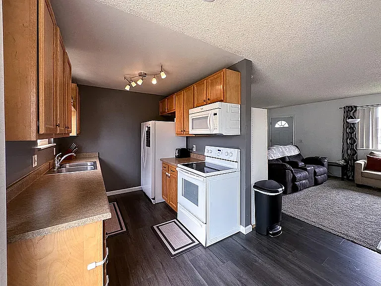 2020 Farnsworth Dr — Photo 17