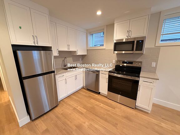 2nd image of 900 Massachusetts Ave APT B