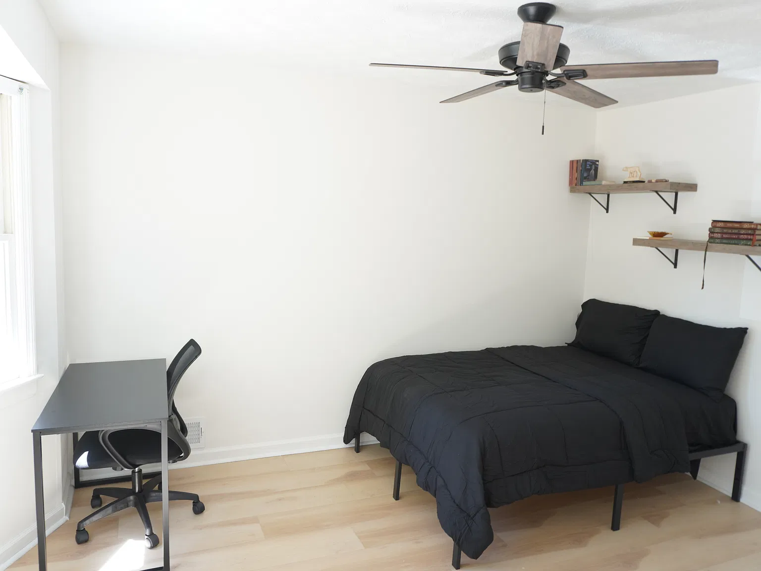 4 bed, 1700 sqft, $850 — Photo 3