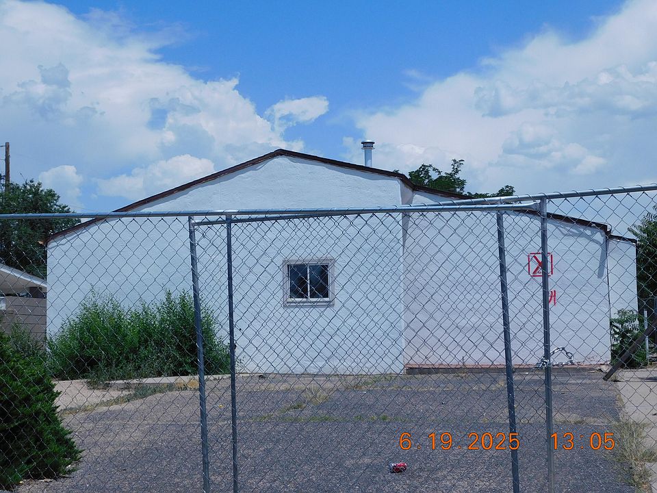 2nd image of 416 California St SE