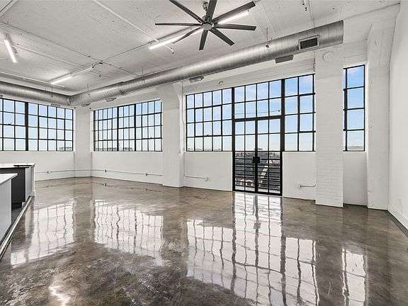 4th image of 2220 Canton St #507