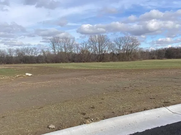 S53W26728 W GEMSTONE COURT, Waukesha, WI 53189