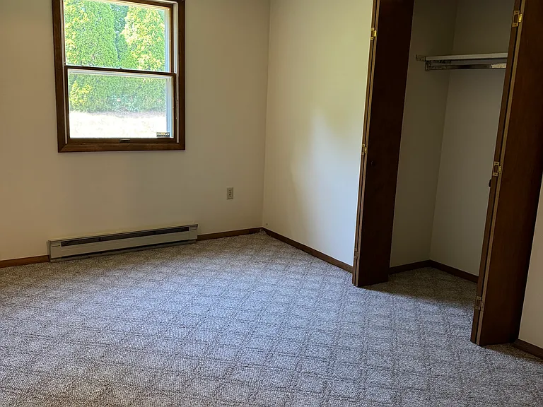 811 N Walnut St — Photo 12