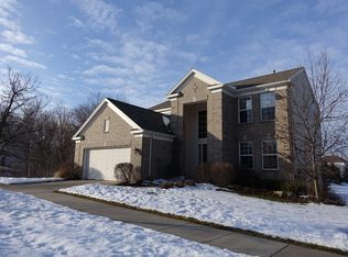 517 Rock Hollow Dr NE, Rockford, MI 49341