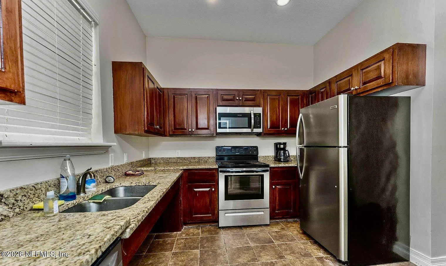 1 bed, 1.0 bath, 905 sqft, $1,350 — Photo 4