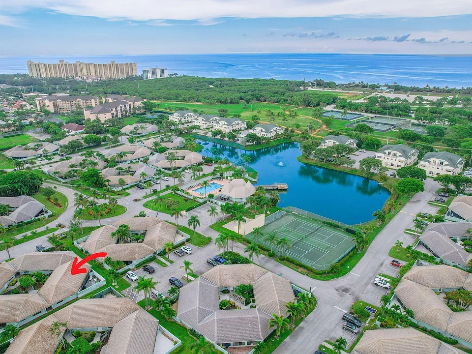 1127 E Seminole Ave #11B