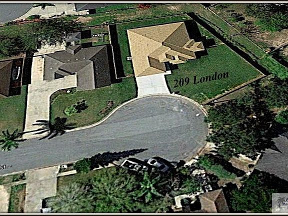 3rd image of 209 London Ct