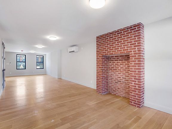 3rd image of 721 Lexington Ave #2