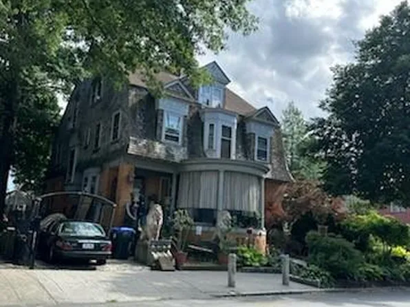 76 Adelaide Ave, Providence, RI 02907