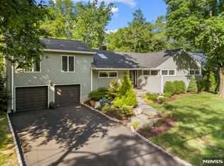 116 Saddlewood Dr, Hillsdale, NJ 07642