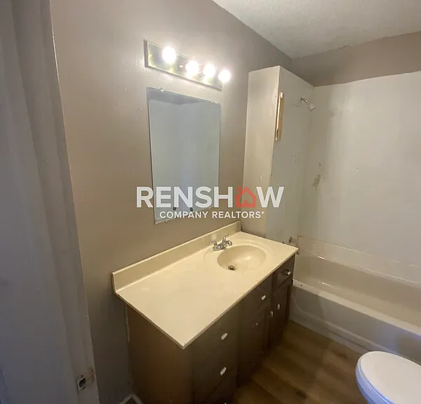 417 Elm St — Photo 3