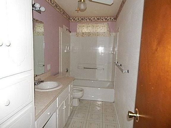 5th image of 905 Bunker Hill Dr