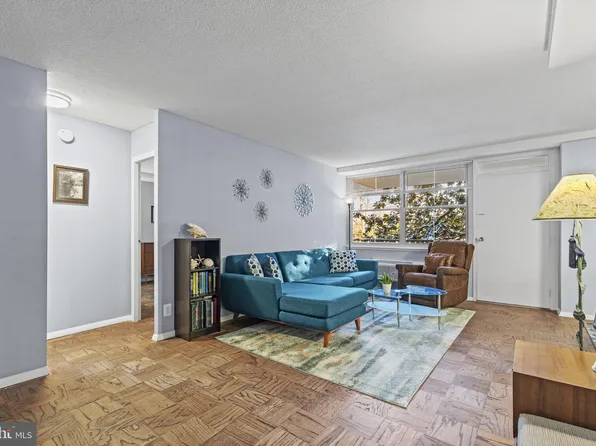 2030 N Adams St APT 602, Arlington, VA 22201