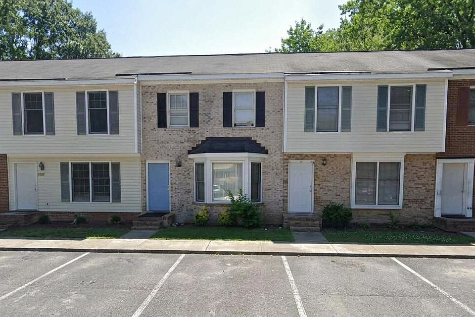 1st image of 120 Concord Dr #C